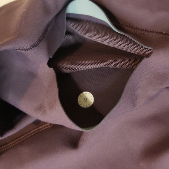 Lululemon in movement shorts - Picture 5 of 5